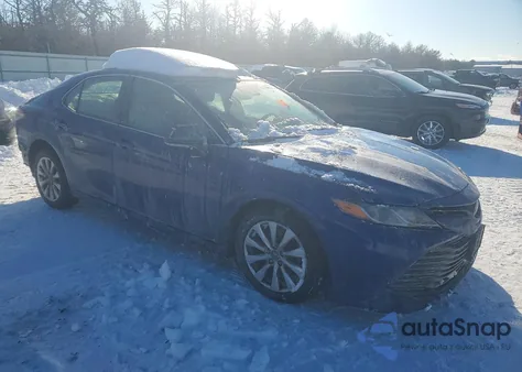 2018 Toyota Camry L из США, поврежденный, VIN 4T1B11HK3JU616668